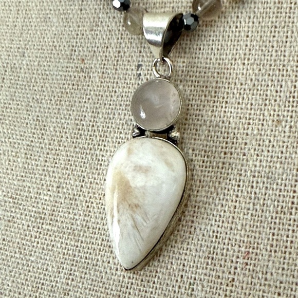 Beautiful Beaded Necklace with Multi Gemstone Pendant - Picture 7 of 11